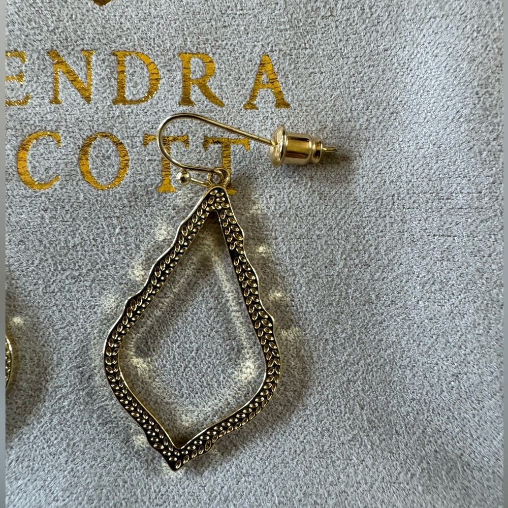Sophia Drop earrings in Gold - Picture 4 of 9